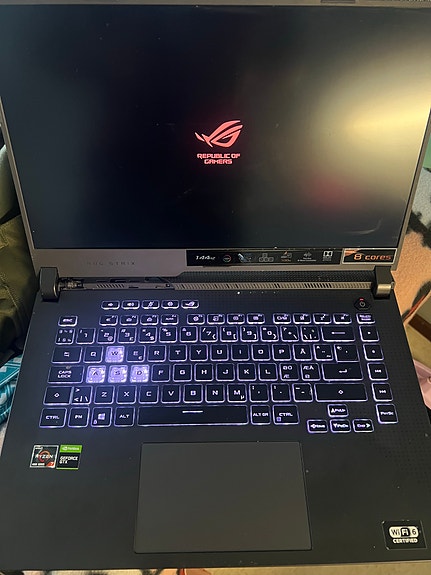 Asus ROG pelikannettava 15" G513