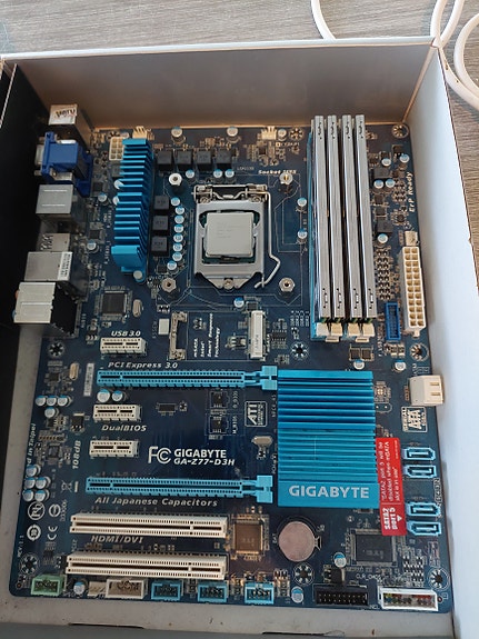 Gigabyte Z77-D3H + i5-3570K + 16GB DDR3