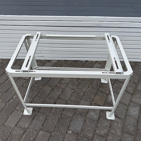 Jalusta ilmalämpöpumpulle.