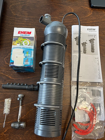 Eheim filter (biopower 240) +2 filter media