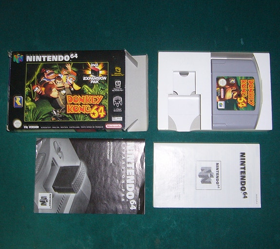 Donkey Kong 64 peli ja laatikko (Nintendo 64)
