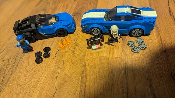 75878 Bugatti Chiron ja 75871 Ford Mustang GT