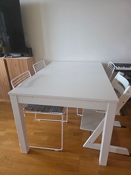 Valkoinen jatkettava ruokapöytä 90×140-170-200 cm