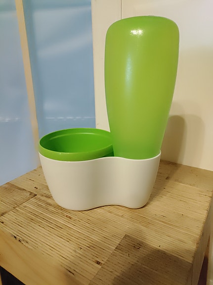 Tupperware yrttiruukku
