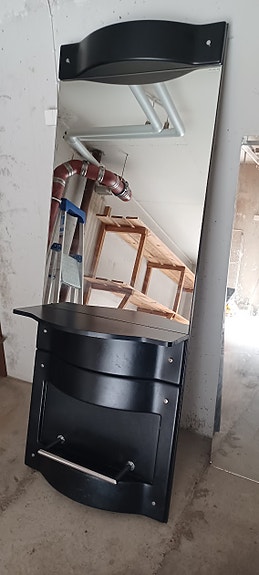 Ayala Styling Unit -parturipöytä