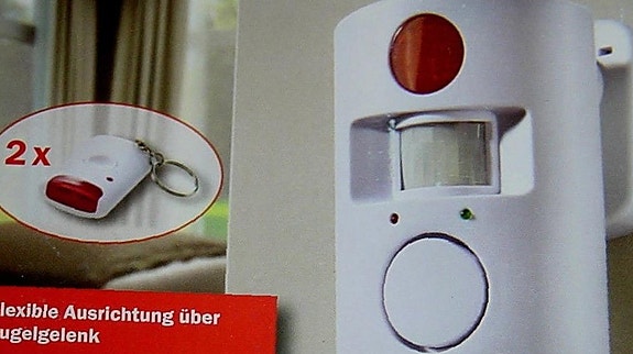 Liiketunnistin hälyttimellä kotiin ja autotalliin