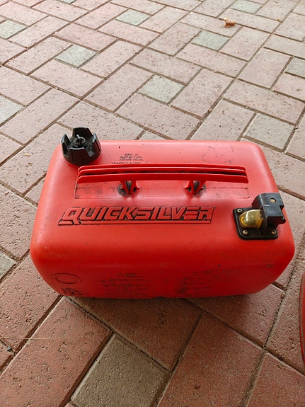 Alkuperäinen Quicksilver / Mercury bensatankki 25L