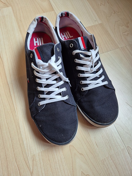 Tommy Hilfiger tennarit