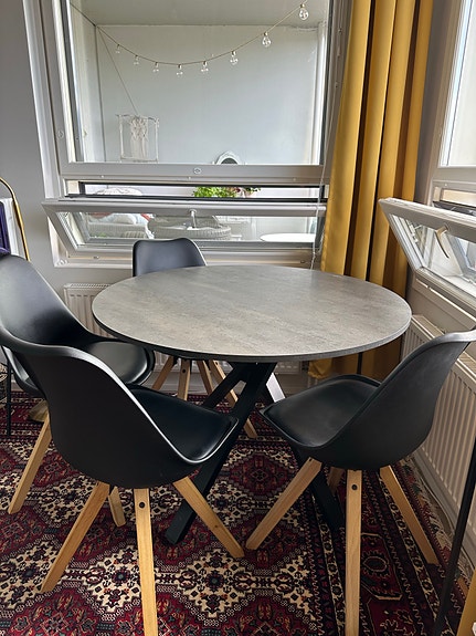 IKEA Mariedamm pyöreä pöytä + 4 KPL tuoleja