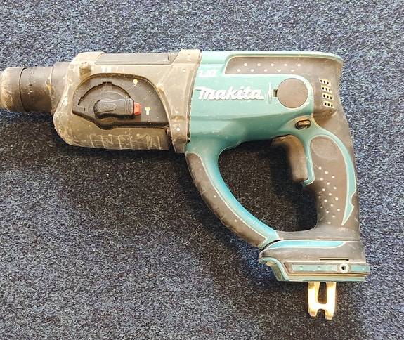Makita poravasara  DHR 202
