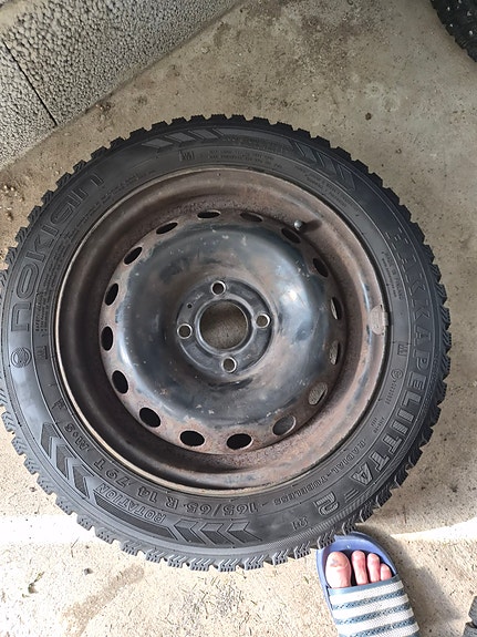 Nokian Hakkapeliitta 2 nastarenkaat vanteilla