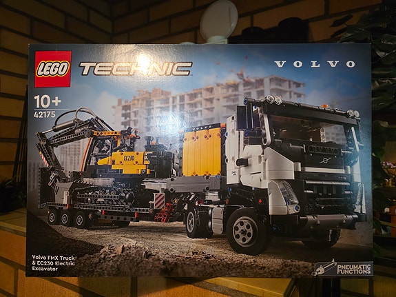 LEGO Technic Volvo kuorma-auto ja kaivuri -rakennussarja