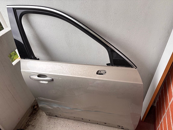 Volvo XC90 2017 oikea etuovi, OEM