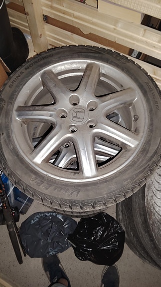 Nastarenkaat alumiinivantein 17"