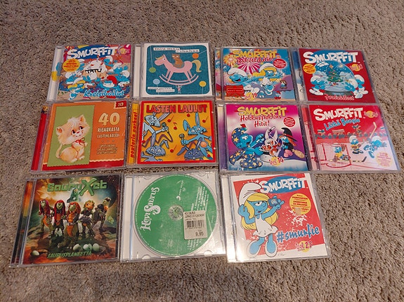 Lasten CD- ja DVD-levyjä kokoelma