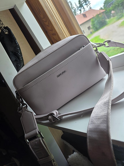 Calvin Klein laukku