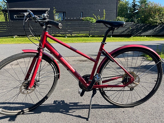 Nishiki naisten hybridipyörä M 28" punainen