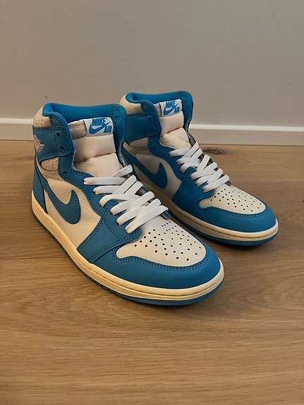 Nike Air Jordan 1 High tennarit powder blue