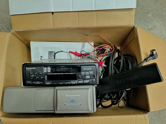 Panasonic R525Lee + cd-vaihtaja