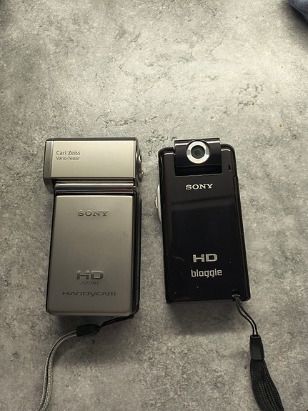 Sony kamerat HDR-TG3E ja MNS-PM5 Bloggie