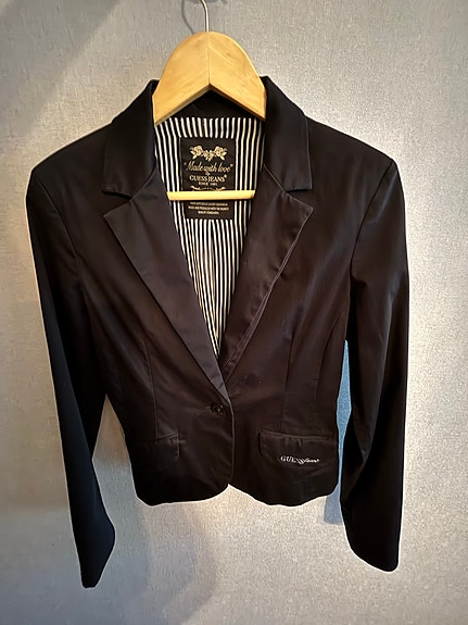 Guess Jeansin laadukas musta jakku - koko M - alkup. hinta n. 150 e