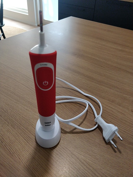 Braun Oral-B lasten sähköhammasharja punainen