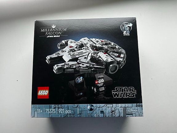 LEGO Star Wars Millennium Falcon -rakennussarja 75375