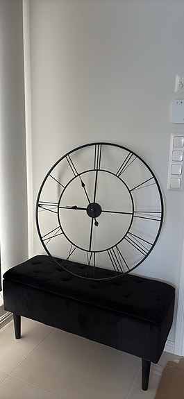 Iso seinäkello