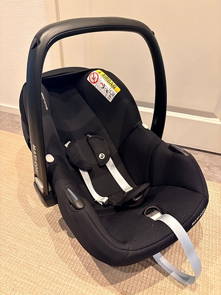 Maxi-Cosi cabriofix turvakaukalo 0–12 kg musta