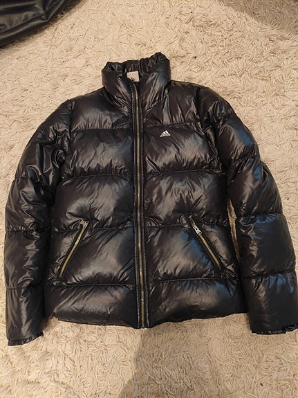 Adidas kevyt toppatakki 36
