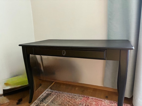 Ikea Leksvik kirjoituspöytä / työpöytä / meikkipöytä