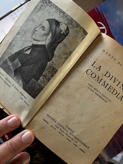 Dante Alighieri La Divina Commedia -kirja italiaksi