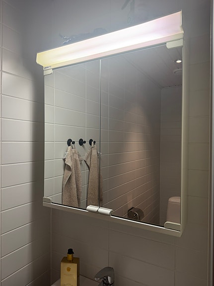 Polaria VPK 550 LED -valaisinpeilikaappi