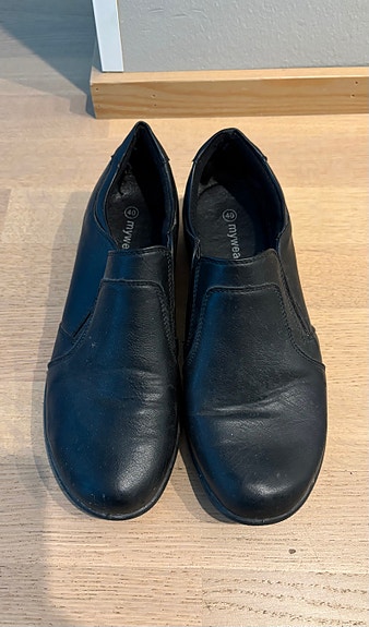 MyWear mustat kengät koko 40