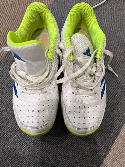 Adidas Court stabil sisäpelikengät 32