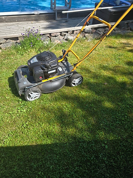 Stiga Multiclip 47 Q B ruohonleikkuri – Briggs & Stratton -moottorilla