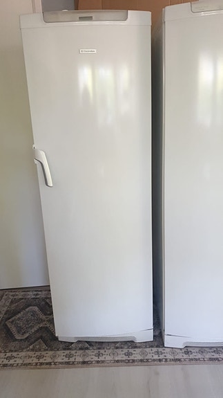 Electrolux ERE38400W jääkaappi