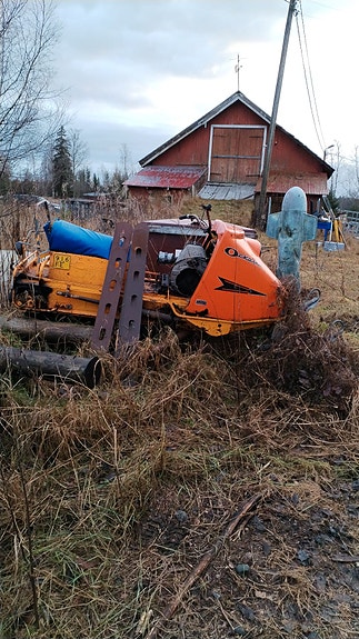 Ockelbo moottorikelkat varaosiksi