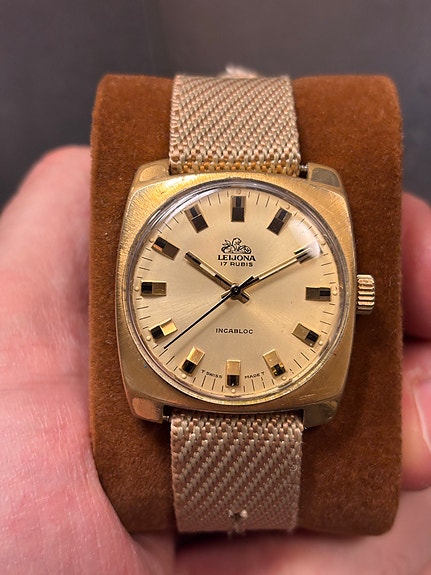 Leijona miesten rannekello / Vintage