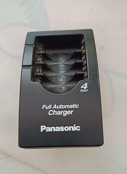 Panasonic akkulaturi ja muut laturit