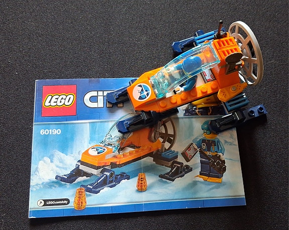 Lego City 60190 Arktinen jääliitokone