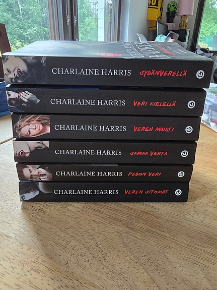 Sookie Stackhouse/ True blood -kirjasarjaa, 6 kirjaa