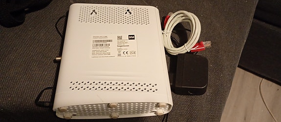 DNA Sagemcom F-3686 WiFi -modeemi