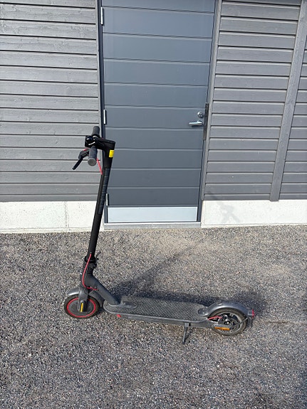 Xiaomi Mi Electric Scooter Pro 2 Nordic – vain 145 km ajettu / 5 lataussykliä