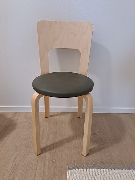 Artek tuoli 66