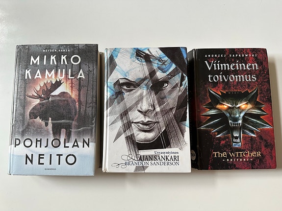 Suomenkielistä ja suomeksi käännettyä fantasiaa