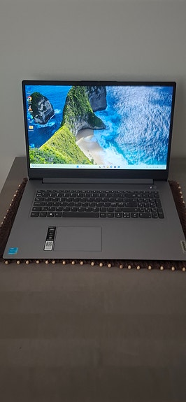 Lenovo kannettava tietokone 17.3" harmaa