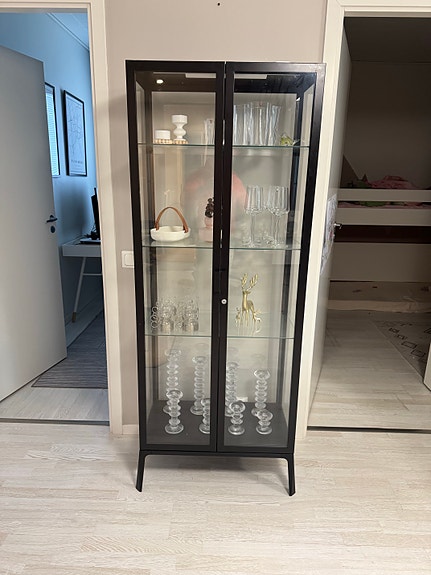 Ikea Milsbo vitriini