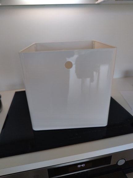 IKEA valkoinen säilytyslaatikko / astiakori