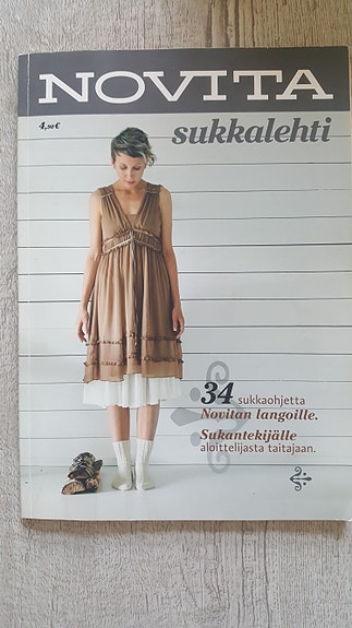 Novita neulelehtiä ja sukkalehti